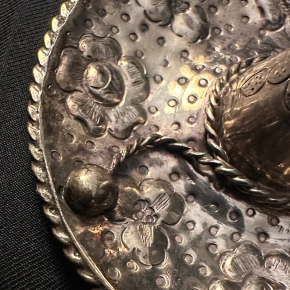Vintage Taxco Mexican Sterling Silver Sombrero Trinket Dish- Hand Detailed 34.6g - Picture 4 of 7